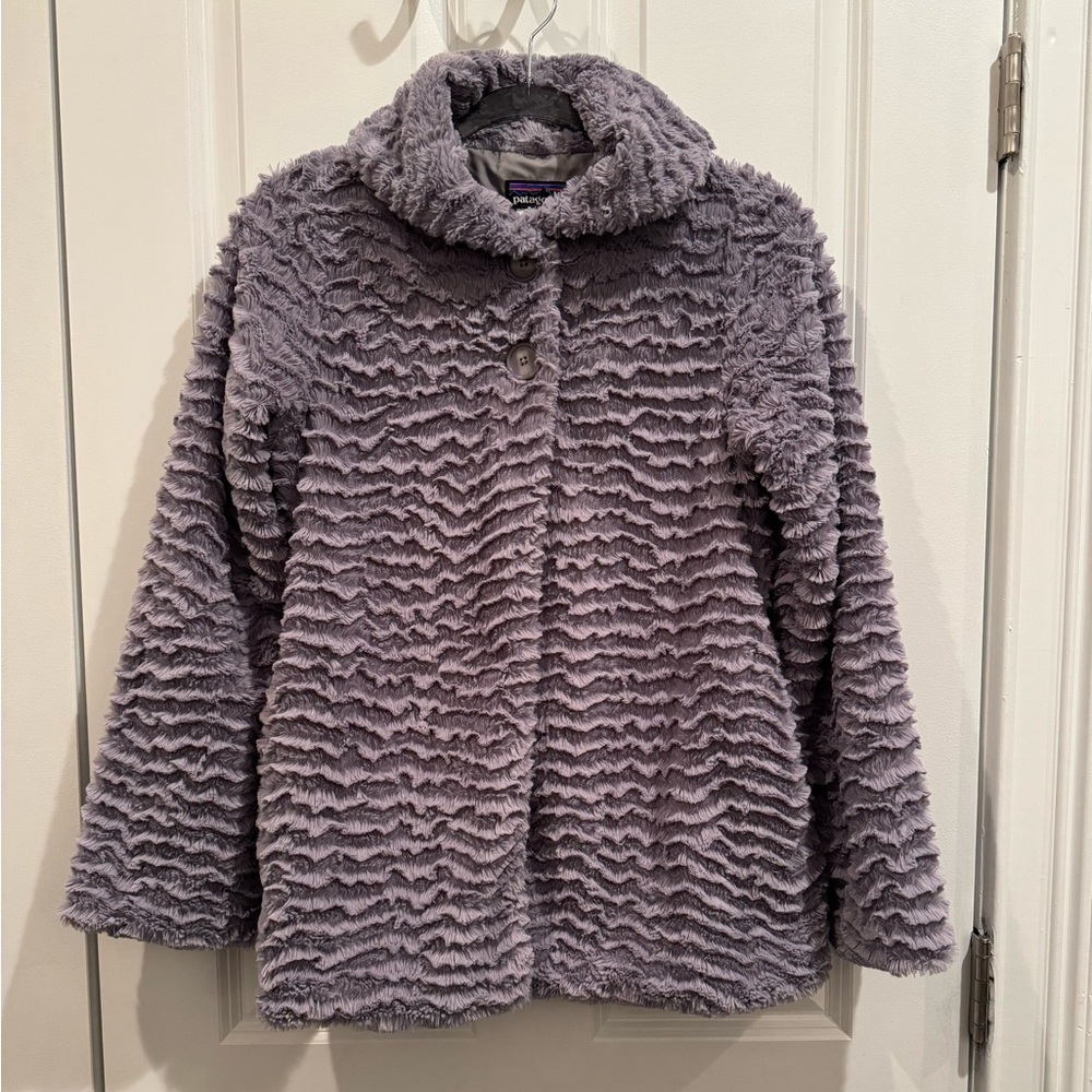 ~Soft, Textured Patagonia 2 Button Coat~ 
*Girls XL (14)* fits Women’s PETITE XS